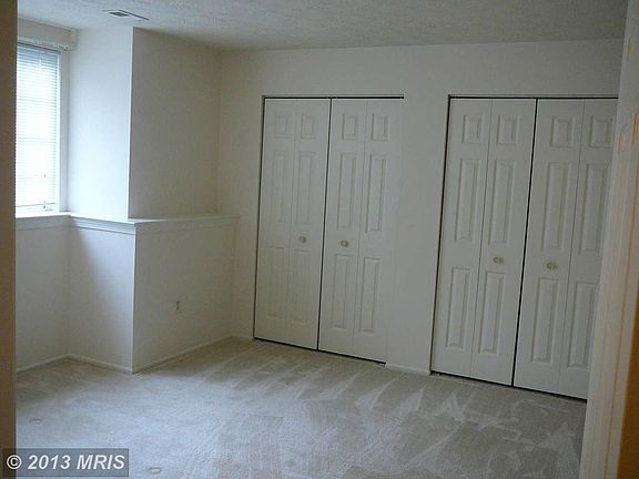 4th image of 26 Surrey Ln #115