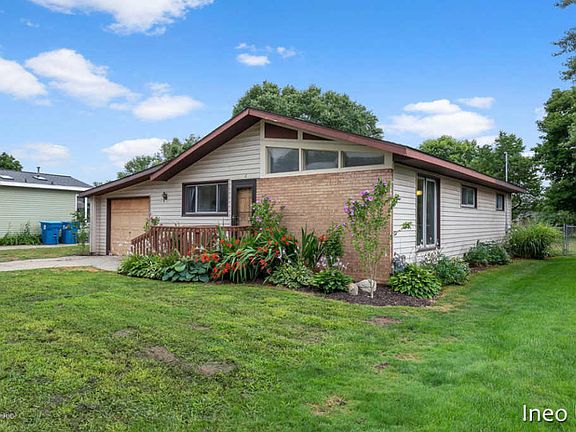 2nd image of 4069 Northgate Dr NE