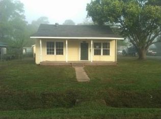 6817 Terrell St, Groves, TX 77619