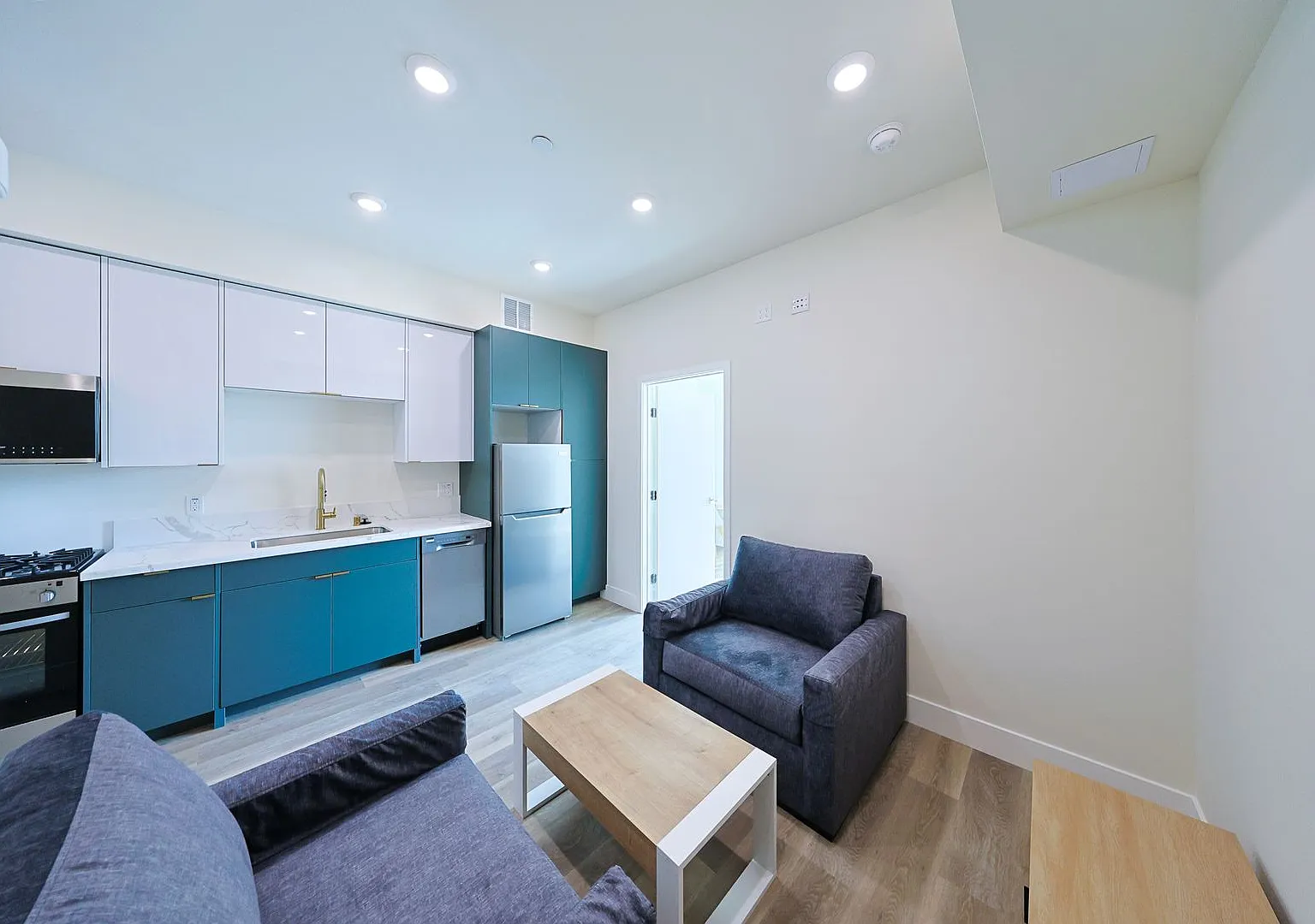 Orion 1317 Jefferson — Photo 1