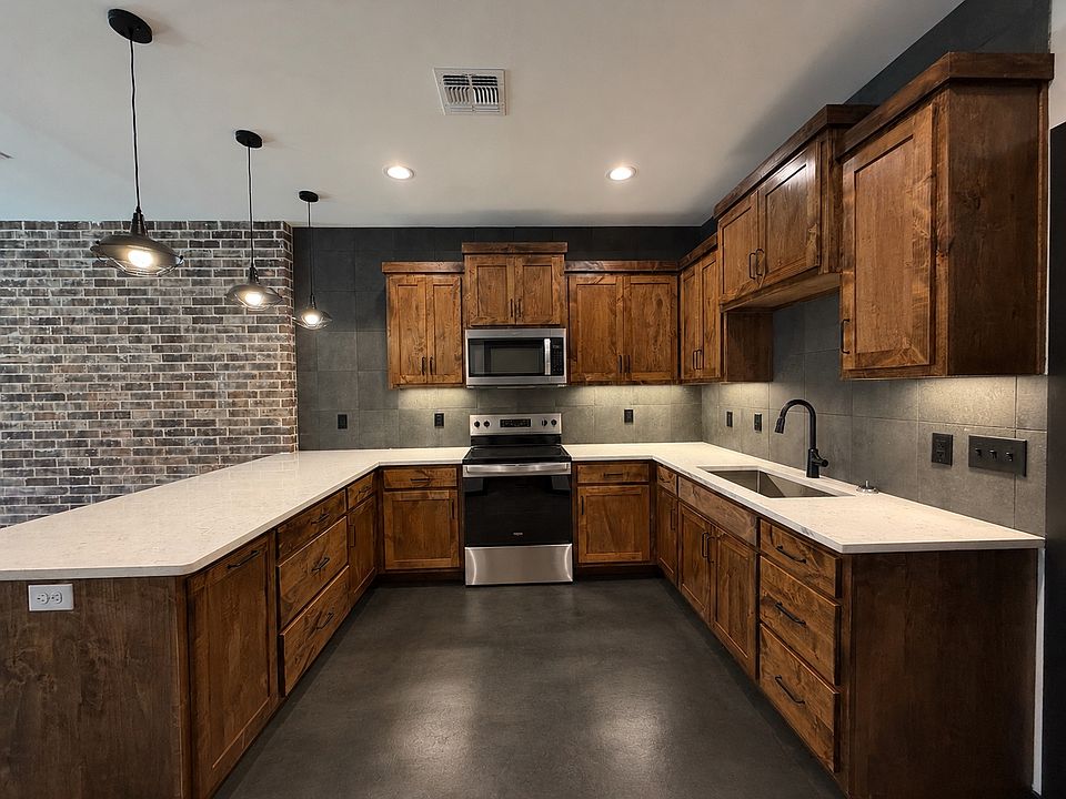 1st image of 215 E Avenue K #A