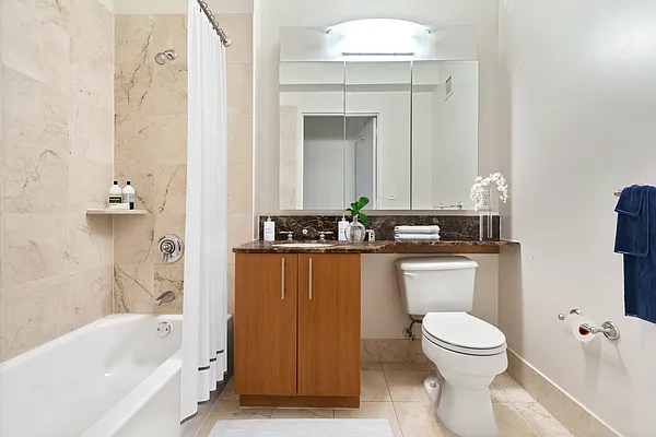 Rented by Greystar | media 6