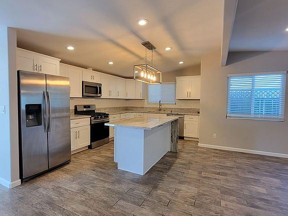 4th image of 1461 East Ln #1461