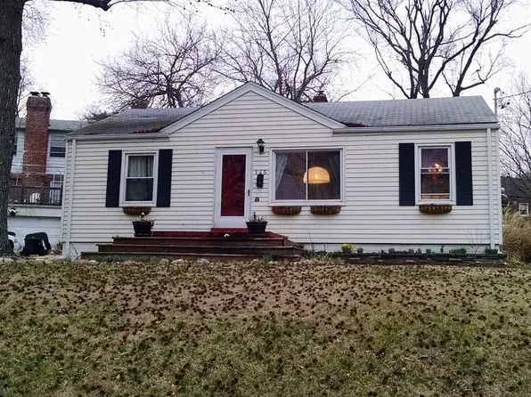 145 E Jackson Rd, Saint Louis, MO 63119