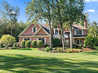 219 Burr Oak Cir, Elgin, IL 60124