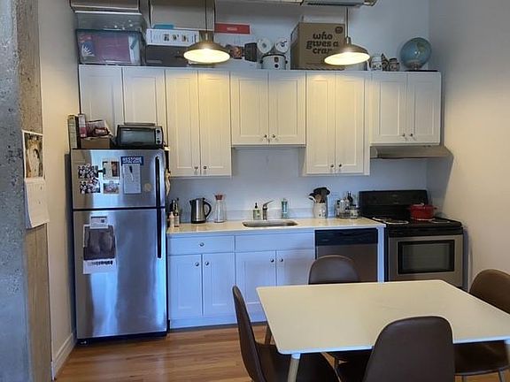 2nd image of 4801 N Ravenswood Ave APT 402
