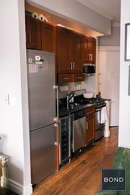 Rented by Bond New York | media 213