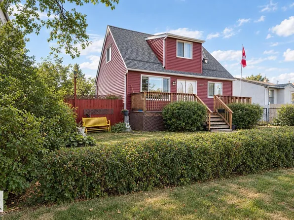 10532 157th St NW, Edmonton, AB T5P 2V8