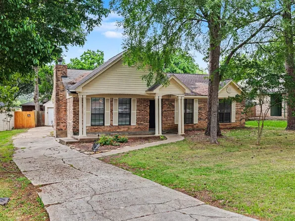 10482 Twin Circles Dr, Montgomery, TX 77356