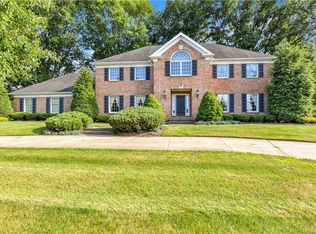 4818 Arbour Green Dr, Akron, OH