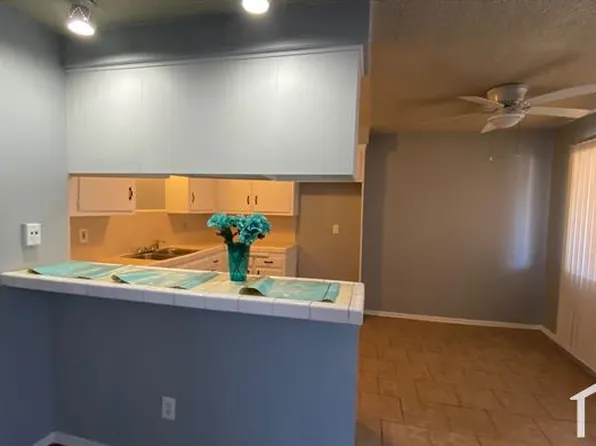 11611 Menlo Ave APT D, Hawthorne, CA 90250