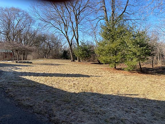 3rd image of 3757 Oakridge Ct