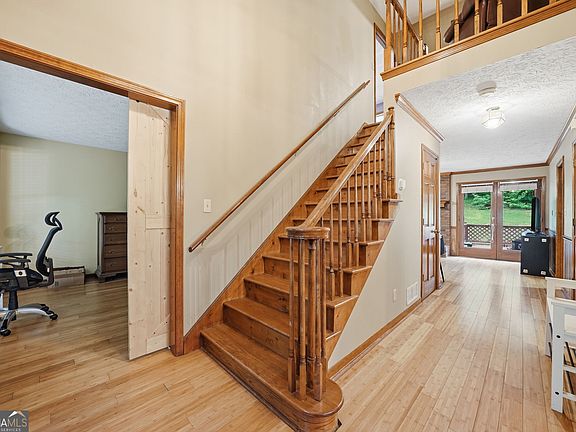 4th image of 2692 Abbey Ridge Rd SW