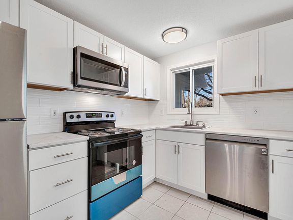 2nd image of 861 S Main St APT 8