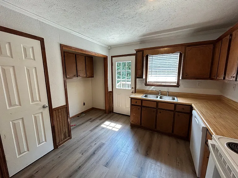 1019A Wesley Cv — Photo 8