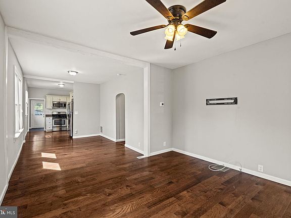 5th image of 334 Reading Ave