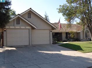 457 E Jackson Ave, Tulare, CA 93274