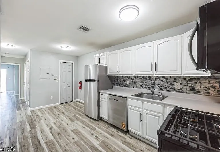 708 Ocean Ave — Photo 6