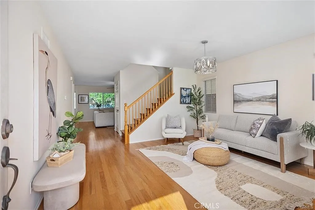 4 bed, 2.5 bath, 2121 sqft, $5,500 — Photo 2