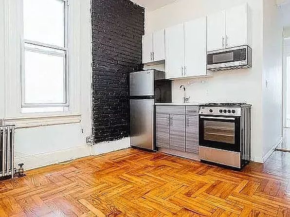 18 Irving Ave #3AA