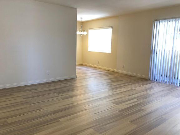 3rd image of 11041 La Maida St #4