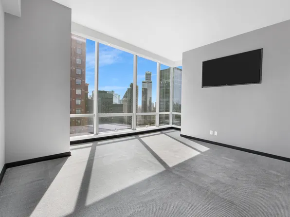 157 West 57th Street image 7 of 27