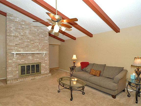 3rd image of 3814 Bear Lake Dr