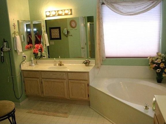 Master Bath (1)