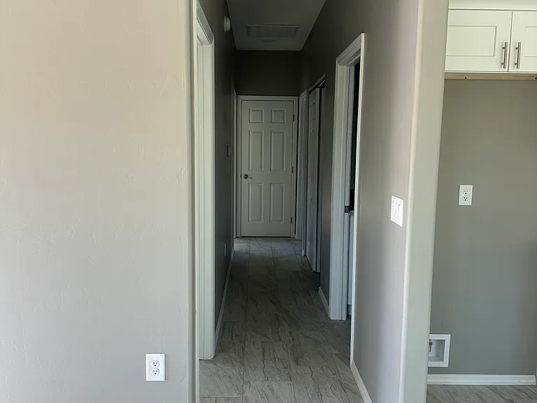 1133 N 14th Ave — Photo 3