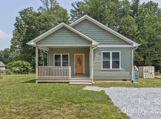108 Mine Gap Rd, East Flat Rock, NC 28726