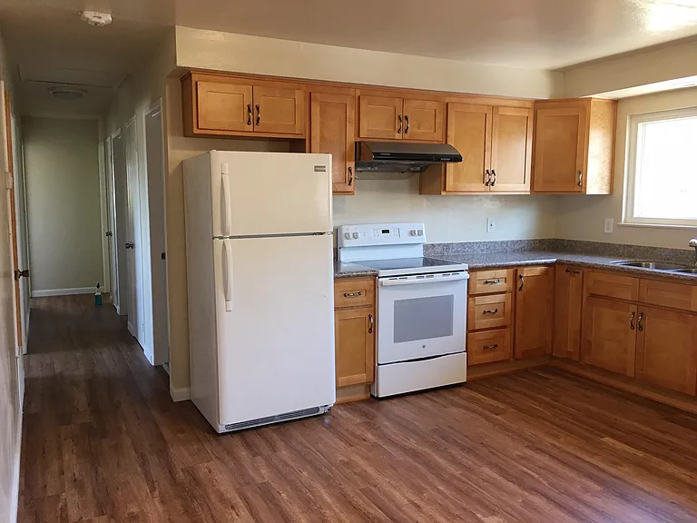 1282 Plum St — Photo 8