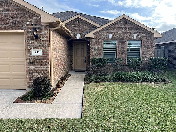 3rd image of 211 Hawks View Dr