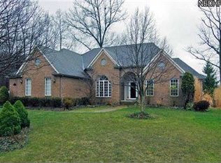 4571 Kimrose Ln, North Royalton, OH 44133