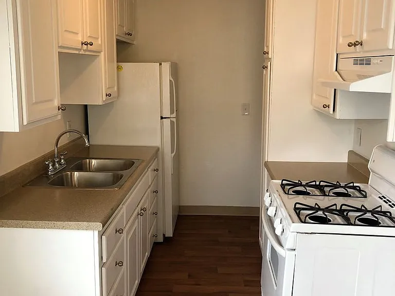 Shannon South Apartments — Photo 7