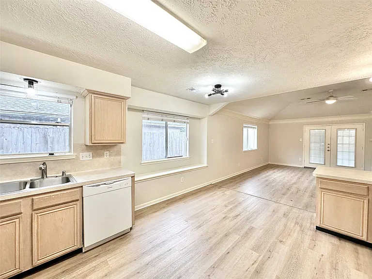 3907 Crystal Pass Ct — Photo 7