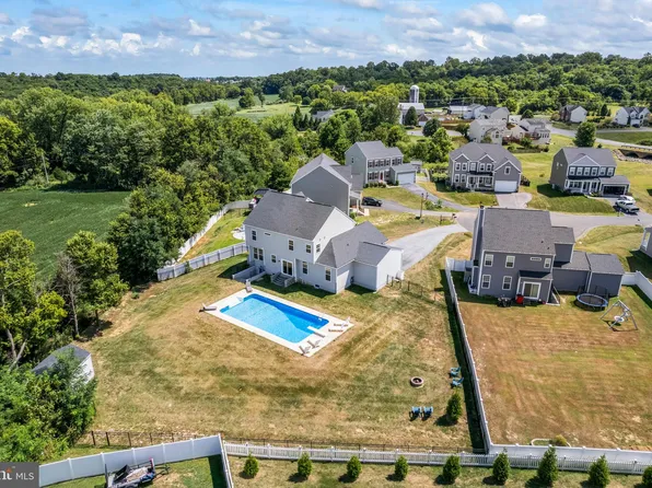 67 Salinger Ct, Gerrardstown, WV 25420