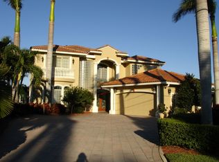 10312 Paradise Blvd, Treasure Island, FL 33706