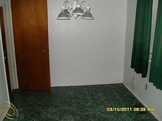 3rd image of 8761 Nottingham Dr
