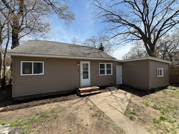 3140 Temple St, Muskegon Heights, MI 49444