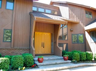 3865 Penberton Ct, Ann Arbor, MI