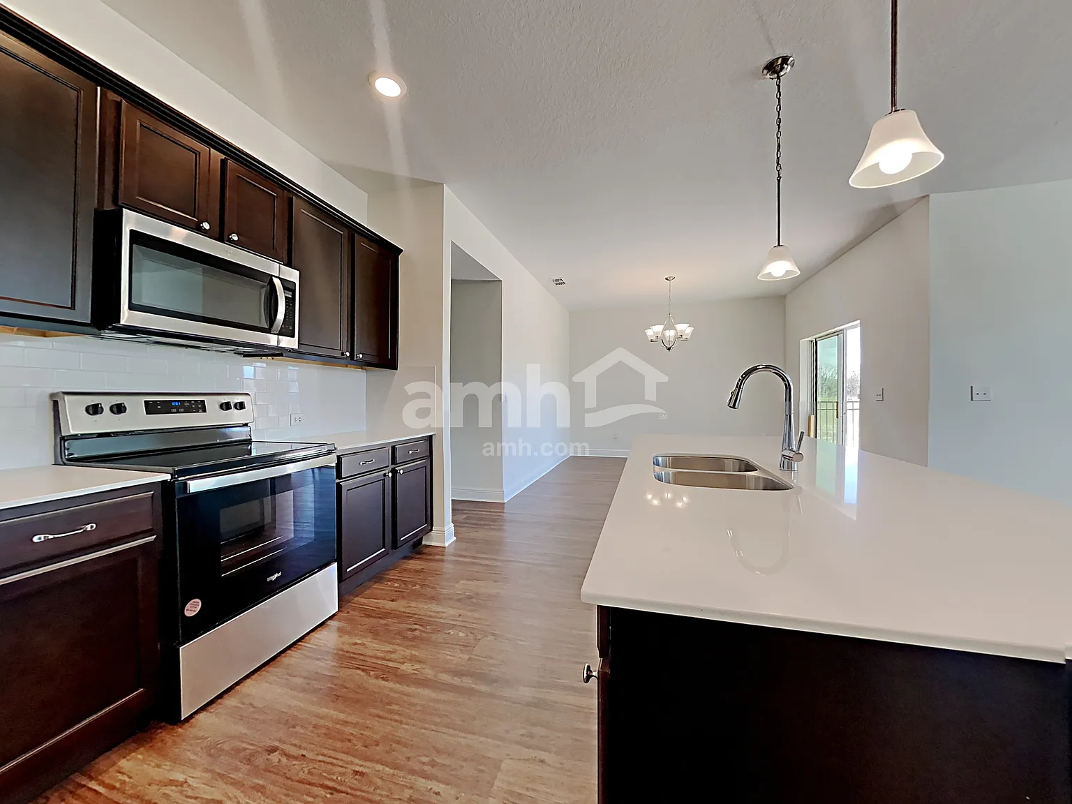 3 bed, 2.0 bath, 1700 sqft, $2,600 — Photo 3