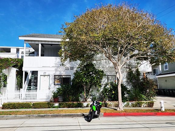 Corner of Goldenrod and Seaview, between Footbridge and Ocean.