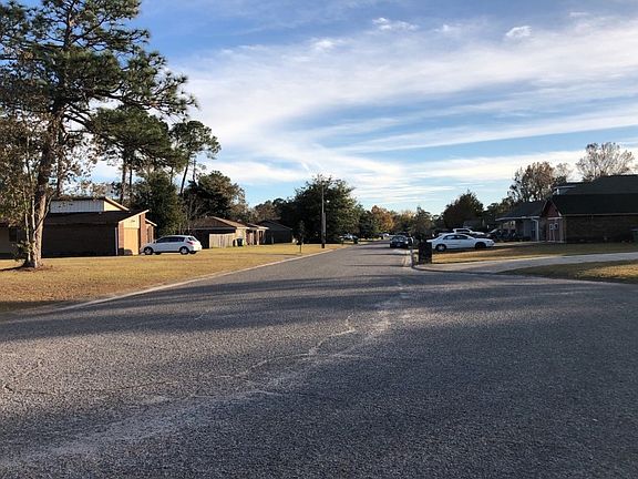 5th image of 915 Sweetgum Dr