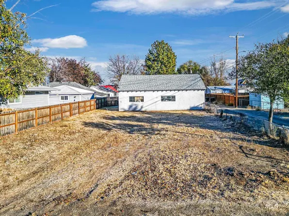 2nd Ave E, Gooding, ID 83330