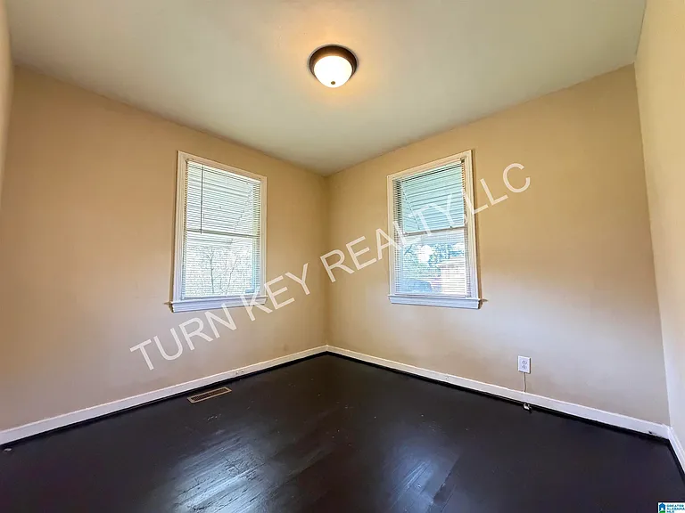 305 McPherson Ave — Photo 9