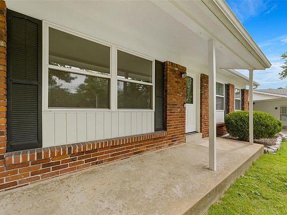 3rd image of 30 Glenmark Ct