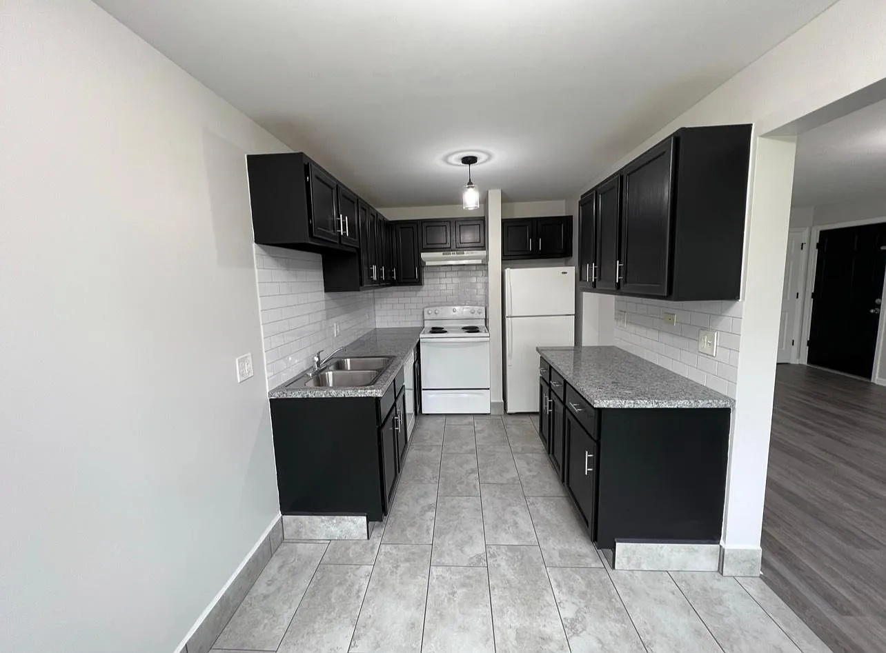 7910 Venus St — Photo 2