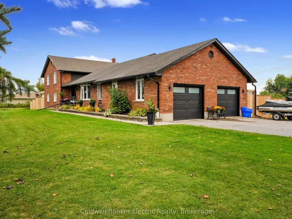 1305 Holden Rd, Selwyn, ON K9J 6X5