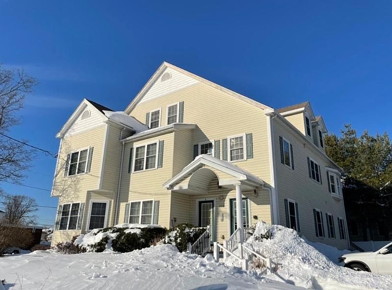 1st image of 372 Washington St #1