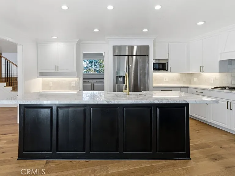 515 Kings Pl — Photo 10